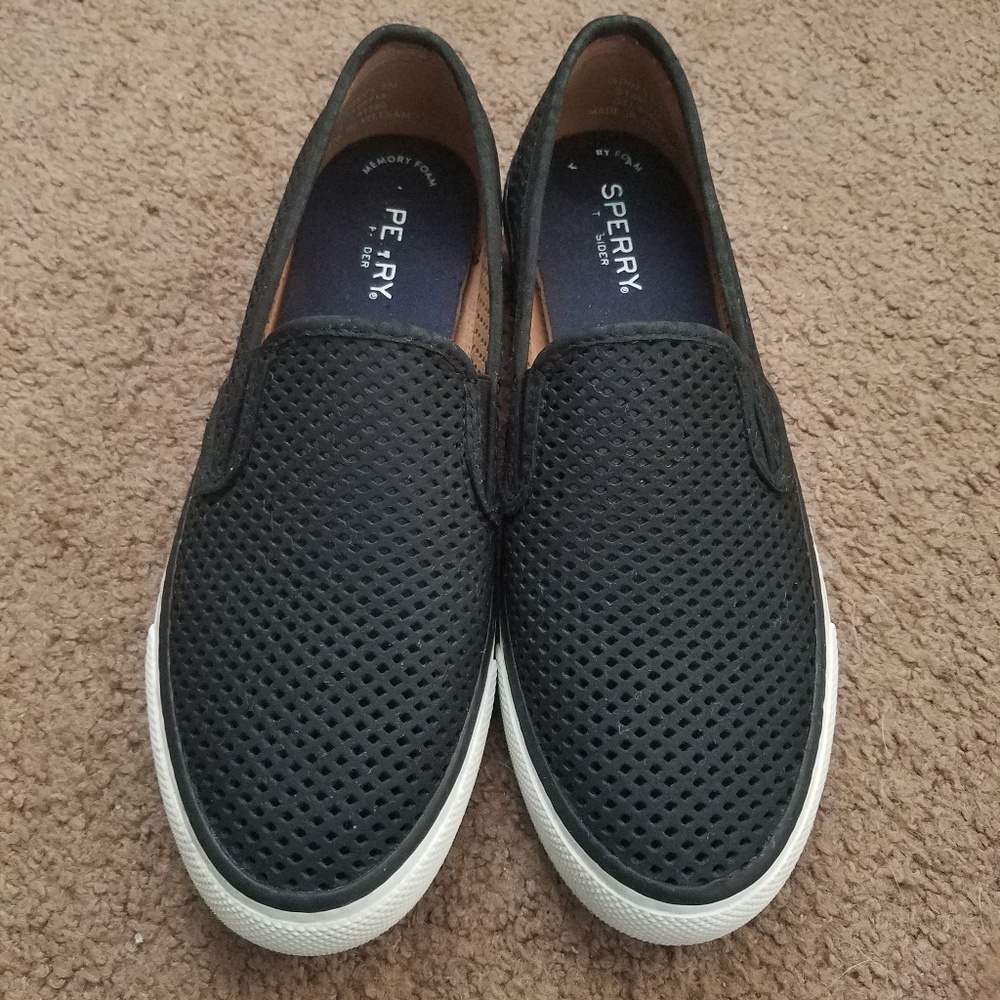 Sperry Seaside Perforated Sneaker